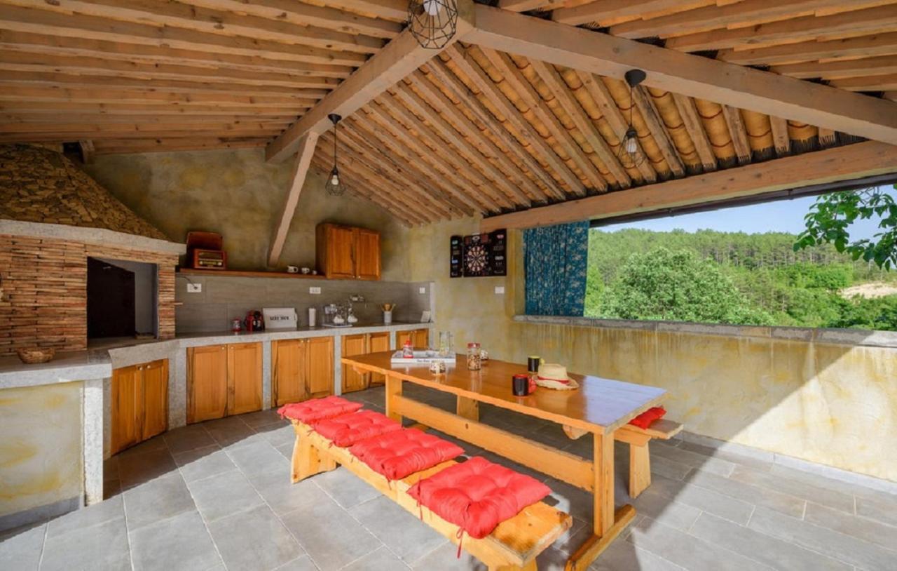 Guesthouse Gospodi Cerovlje Ngoại thất bức ảnh