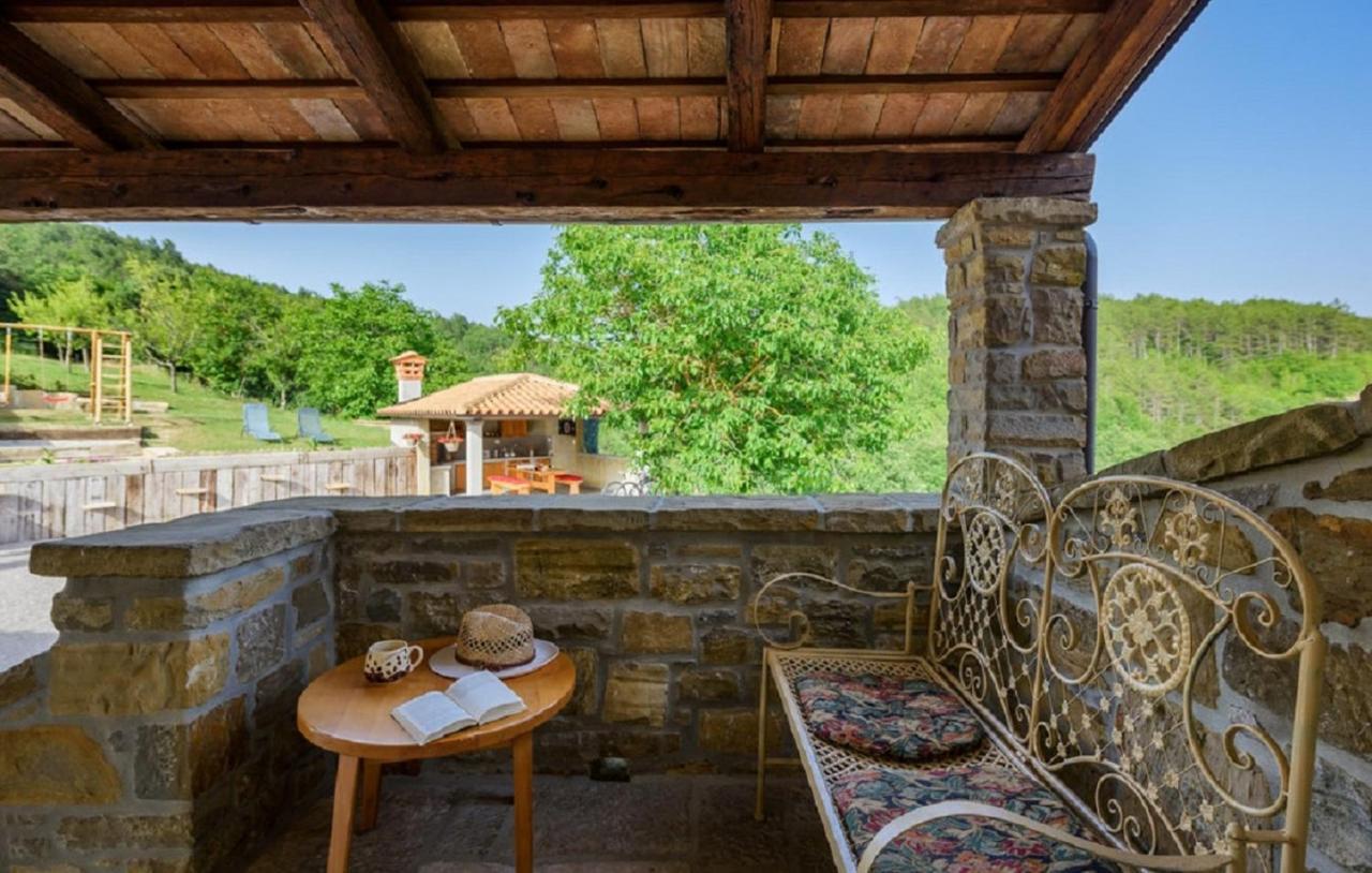 Guesthouse Gospodi Cerovlje Ngoại thất bức ảnh