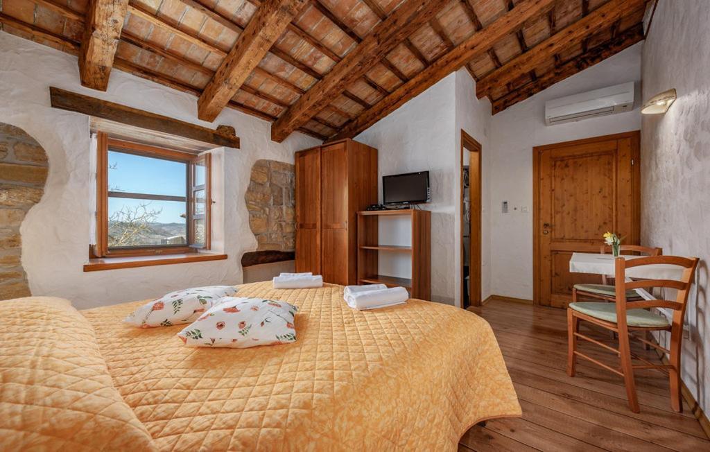 Guesthouse Gospodi Cerovlje Ngoại thất bức ảnh